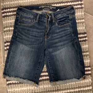 American Eagle skinny Bermuda short